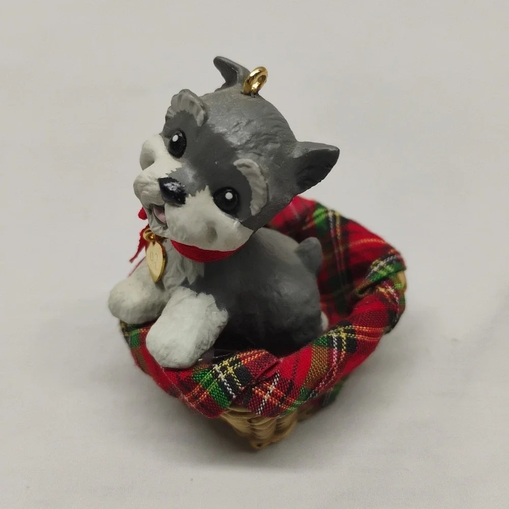 Hallmark Keepsake Ornament Puppy Love 1992 Schnauzer‎ 2nd In Series Basket Dog